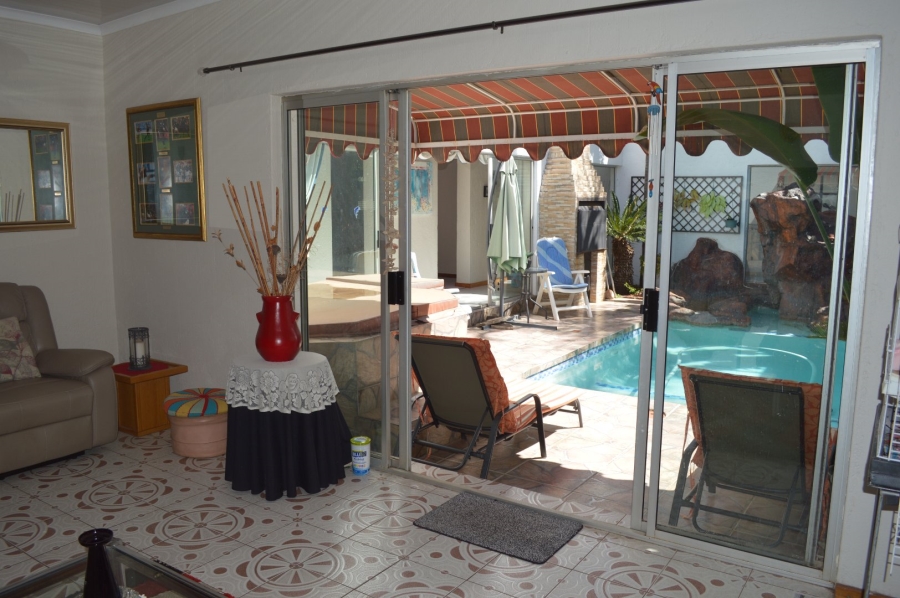 3 Bedroom Property for Sale in Flamwood North West